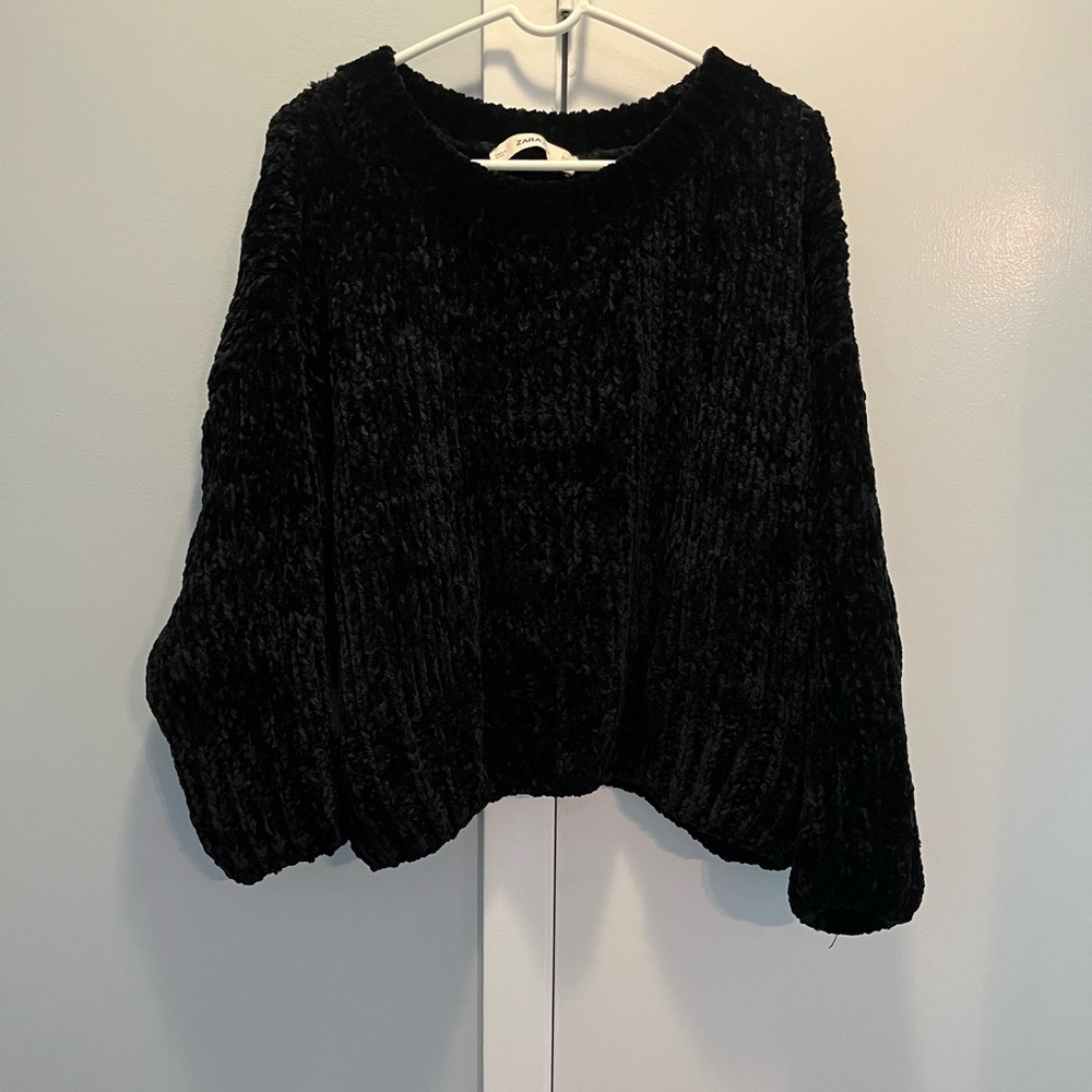 Oversized Zara Black shiny sweater super soft